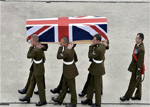 صحيفة: مقتل 5 جنود بريطانيين بنيران 
