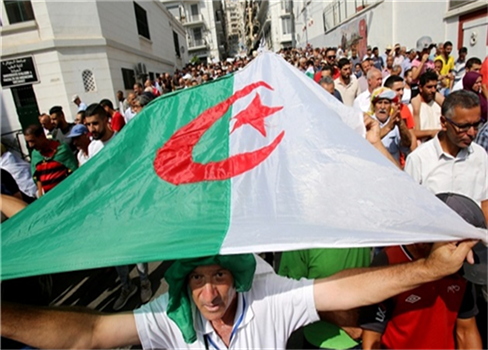 الجزائر تستعد لإنتخابات رئاسية ترفضها المعارضة