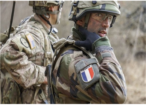 كولونيل فرنسي يتعرض لعقوبات بعد إعترافه بجرائم جيشه في سوريا