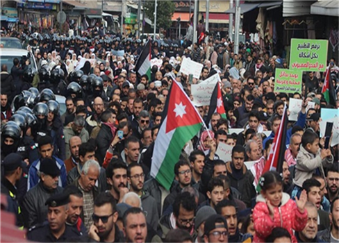 المستوى الأمني الإسرائيلي قلق من مظاهرات في الاردن في حال ضم أجزاء من الضفة  