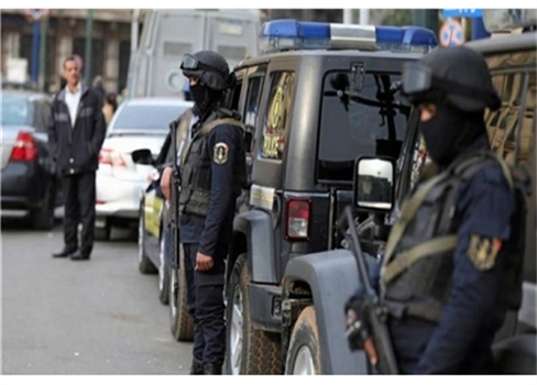 مقتل عدد من عناصر الشرطة المصرية في تفجير بالقاهرة