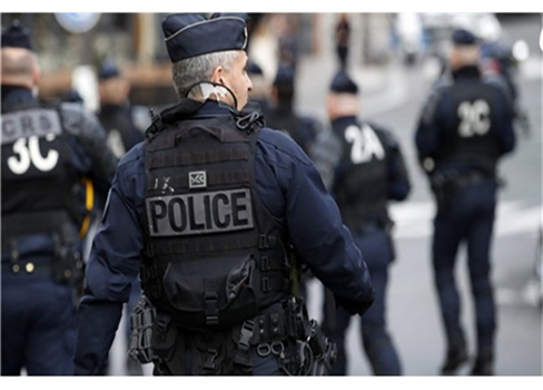 الشرطة الفرنسية تطلق حملة اعتقالات تستهدف 