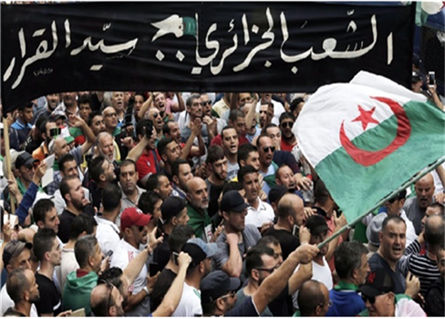 استقطاب حاد في الجزائر مع قرب موعد الإستفتاء على التعديلات الدستورية