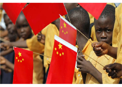 التايمز: لا يمكننا السماح للصين بالسيطرة على إفريقيا