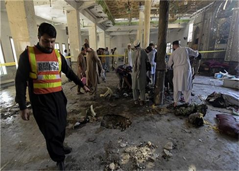 عشرات القتلى والإصابات في هجوم على مدرسة قرآنية في باكستان