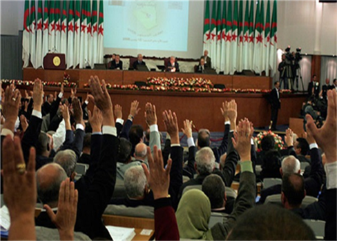 فوز غير مفاجئ للحزب الحاكم في انتخابات الجزائر 