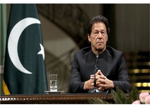 عمران خان ينتقد ازدواجية الإعلام الدولي حيال كشمير