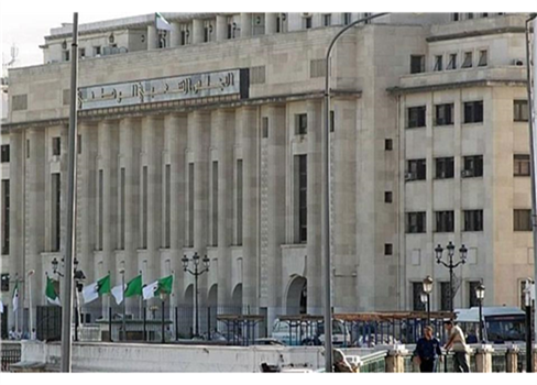 الجزائر.. إعلان حالة شغور منصب رئيس البرلمان