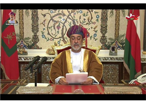 سلطان عمان يعلن إعادة هيكلة التشريعات والنظام الإداري للدولة