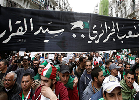 الجزائر بين شرعية العسكر والثورة