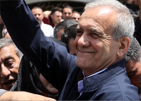 تصدع في هرم السلطة.. هل بدأ العد التنازلي لهيمنة الحرس الثوري؟!