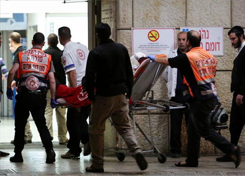 إصابة مستوطنَين واستشهاد منفّذ عملية طعن في مستوطنة 