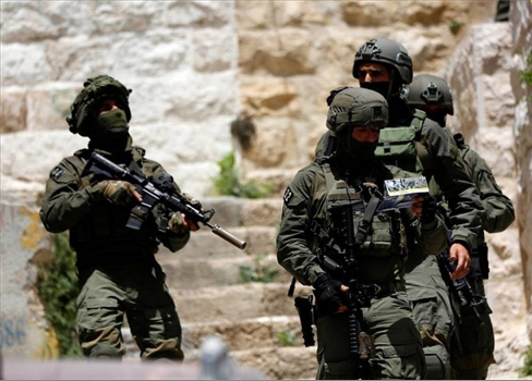 قوات صهيونية تهاجم مدن الضفة وتعتقل العشرات