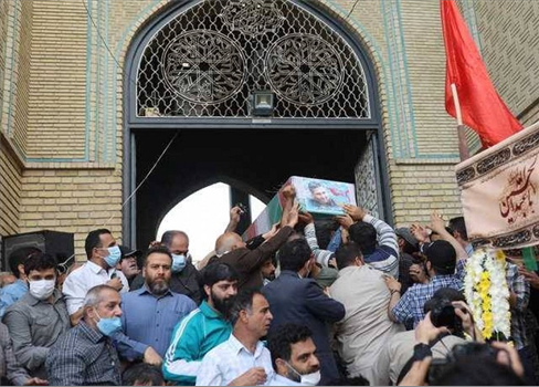 مقتل ضابط إيراني في هجوم على مركز شرطة شرق البلاد