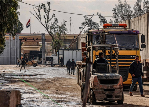 نتنياهو يضغط على مصر لإغلاق معبر رفح والقبول بتهجير الفلسطينيين