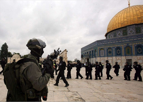 الاحتلال يشدد الحصار على الأقصى والحرم الإبراهيمي