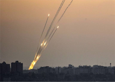 المقاومة الفلسطينية تقصف مستوطنات الاحتلال بوابل من الصواريخ