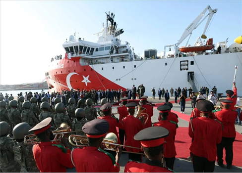 تركيا تدشن أولى عمليات التنقيب عن النفط قبالة سواحل الصومال