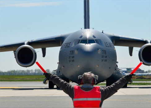 واشنطن تفعل جسر مساعدات عسكرية لدعم الدولة العبرية