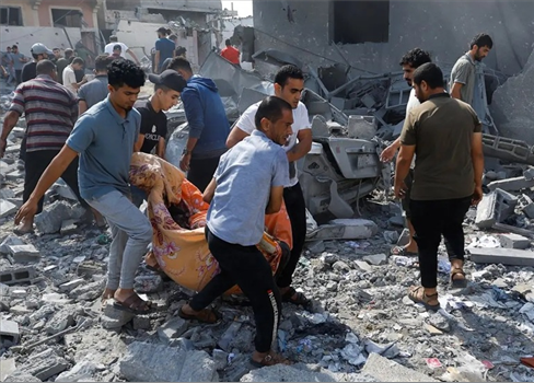 انتشال جثامين 135 شهيدًا من تحت الأنقاض في غزة خلال 24 ساعة