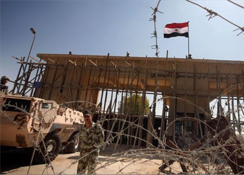 مصر تغلق معبر رفح بجدران اسمنتية
