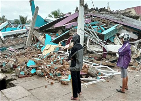 إرتفاع ضحايا الزلزال الذي ضرب اندونيسيا إلى 34 شخصاً