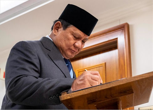 وزير الدفاع الاندونيسي يعلن فوزه في الانتخابات الرئاسية 