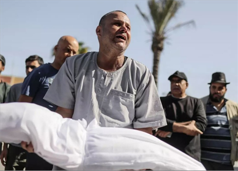 اغتيال قيادي في كتائب القسام بقصف صهيوني وسط قطاع غزة