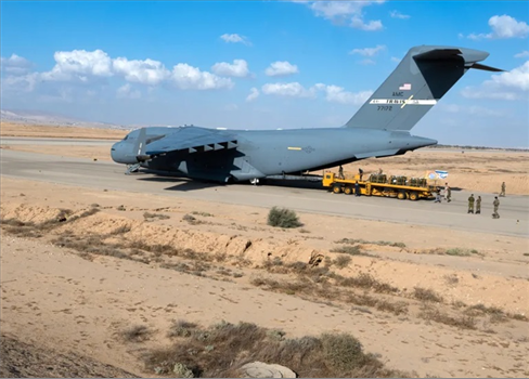 البنتاغون يشيد المزيد من حظائر الطائرات في الدولة العبرية