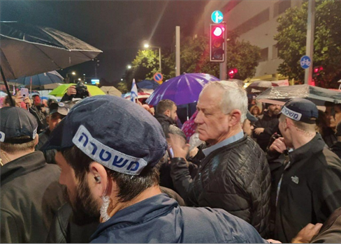دائرة الإحتجاجات تصل إلى الجيش في الكيان الصهيوني 