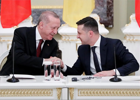 تحركات تركية جديدة في أوكرانيا وشمال افريقيا تخيف الروس