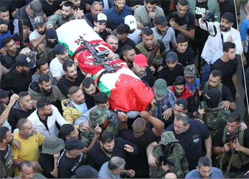 شهيد وإصابات في جنوب لبنان بعد يوم دامٍ في مخيم عين الحلوة