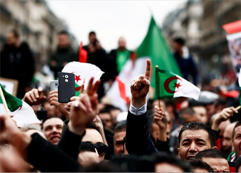 الأمن الجزائري يكثف وجوده في الذكرى الثانية للحراك الشعبي