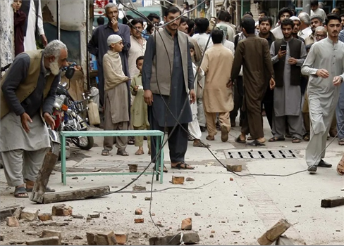 زلزال أفغانستان.. قتل ألف شخص وهدم مئات البيوت