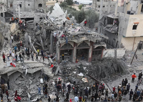 70 شهيداً في القصف الصهيوني على خانيونس في اليوم الـــــ112 للحرب