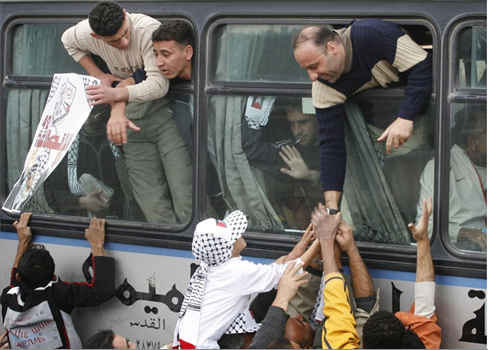 ترقب للإفراج عن 600 أسير فلسطيني خلال الساعات القادمة