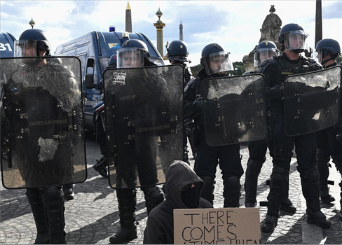 منظمات حقوقية تنتقد عنصرية الشرطة الفرنسية ضد الأفارقة والعرب