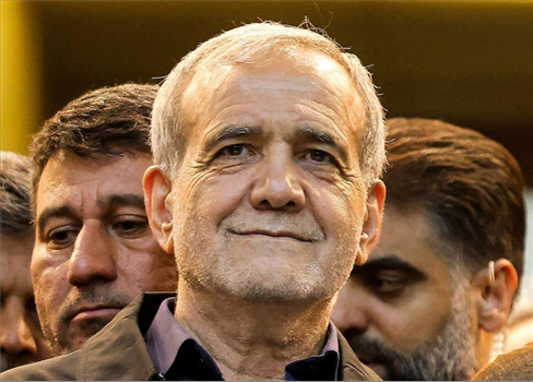 تنصيب الرئيس الإيراني الجديد في حسينية الخميني
