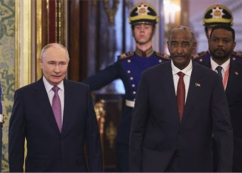 البرهان يعرض على بوتين استثمارات استراتيجية في السودان