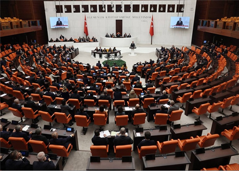 البرلمان التركي يوافق على إصلاحات قانونية لدفع خطة سلام مع 