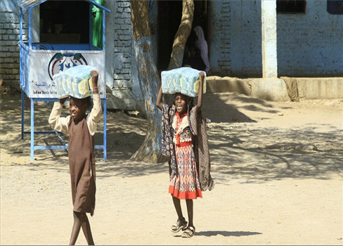 أكثر من نصف السكان في السودان يعانون من 