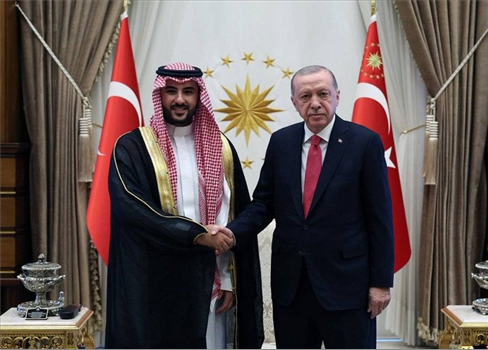 وزير الدفاع السعودي في أنقرة لمناقشة علاقات التعاون الدفاعي بين البلدين