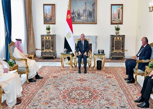 تنسيق سعودي - مصري بشأن تطورات الأزمات التي تعصف بالمنطقة