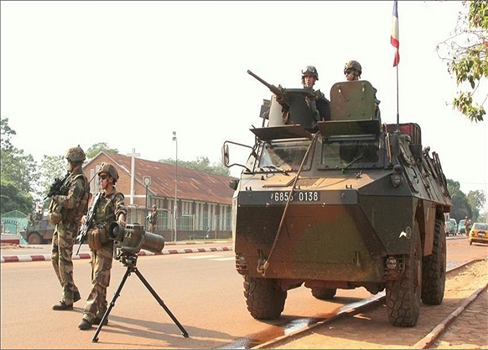 صحيفة فرنسية:  فرنسا تبدأ مباحثات حول انسحاب بعض قواتها من النيجر