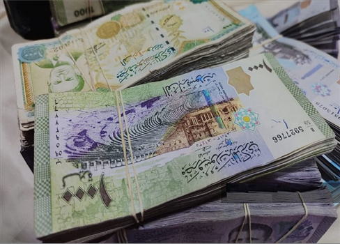 بريطانيا ترفع العقوبات عن كيانات اقتصادية سورية من بينها البنك المركزي