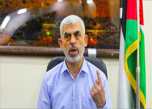إعلام عبري: السنوار يلعب بنا جميعا ولن يستسلم