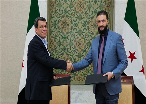 الشرع وعبدي يوقعان اتفاق دمج قوات سوريا الديمقراطية ضمن المؤسسات السورية