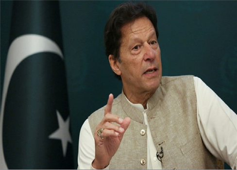 المحكمة العليا في باكستان تبطل توقيف عمران خان وتطالب بالإفراج عنه