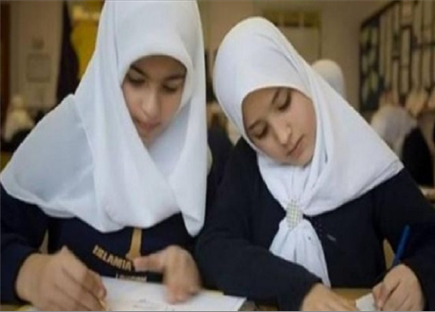 النمسا تتبنى قانونا يحظر ارتداء الحجاب للفتيات في المدارس