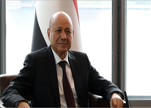 العليمي: دخلنا مرحلة حاسمة لاستعادة مؤسسات الدولة 